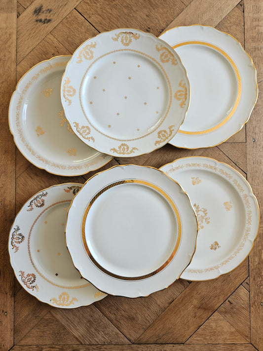 Mix and match de 6 assiettes plates vintage en porcelaine. Élégants décors dorés pour une table raffinée, unique et originale.