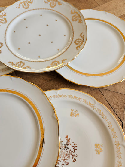 Assiettes plates dépareillées dorées