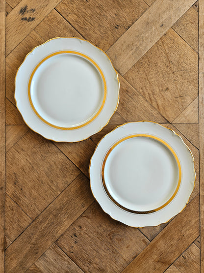 Assiettes plates dépareillées dorées