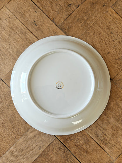 Plat creux ancien blanc et or en porcelaine de Vierzon