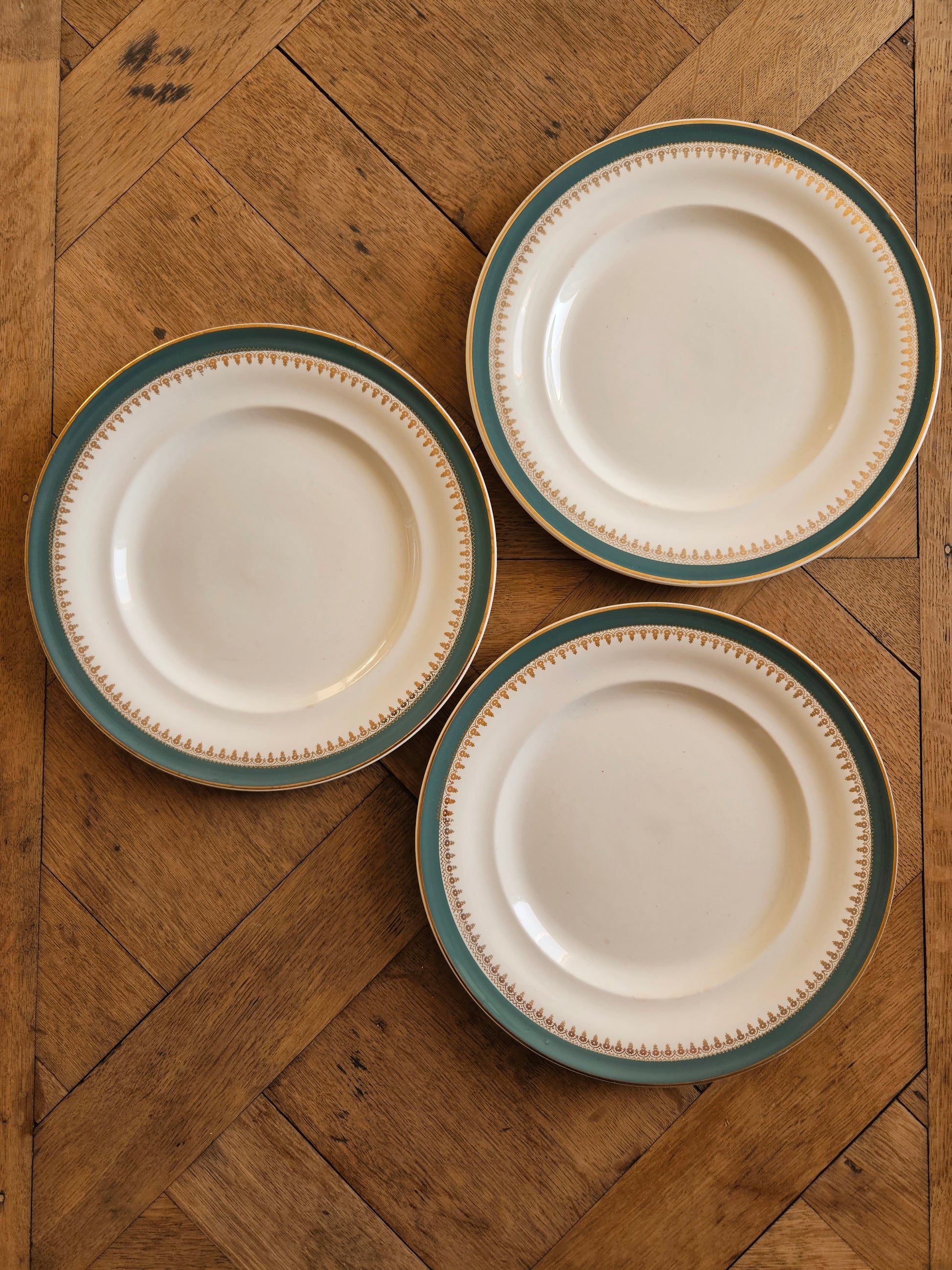 Assiettes plates vintage "Venise" liseré bleu canard / vert et dorure