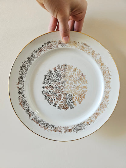 Assiettes plates dépareillées, bleu canard et dorure