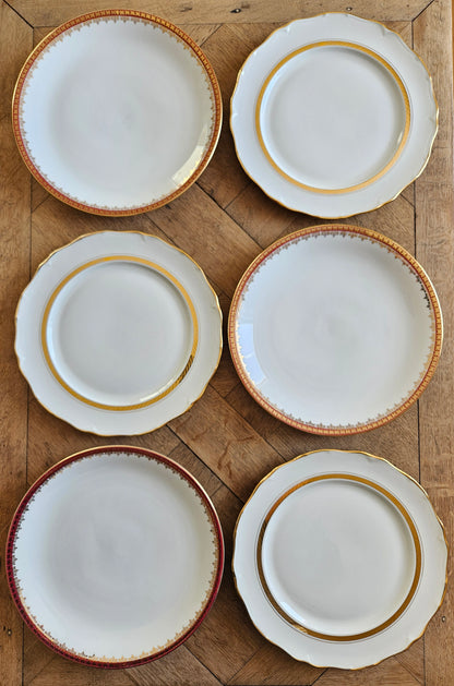 Mix and match de 6 assiettes plates vintage en porcelaine, rouges et dorées