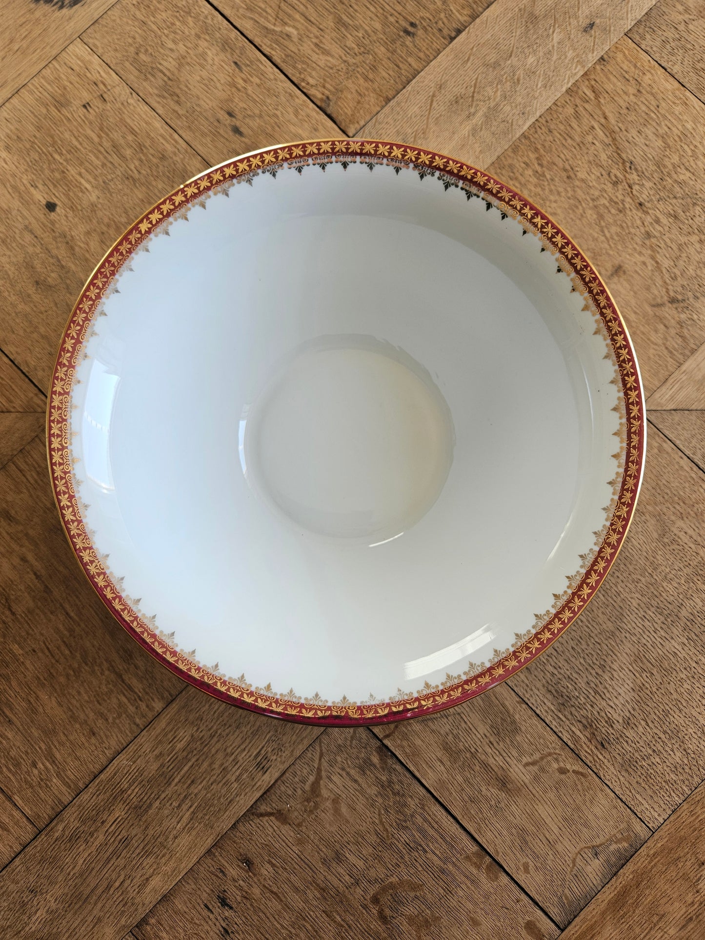 Saladier vintage en porcelaine, élégant décor rouge et or