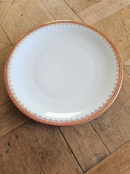 Plat rond en porcelaine, décor rouge et or
