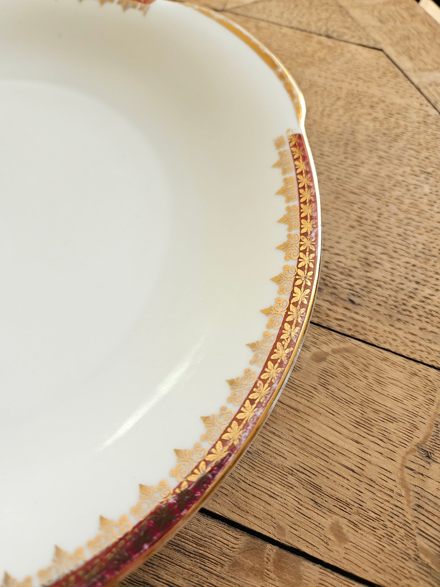 Service à dessert porcelaine, rouge et or