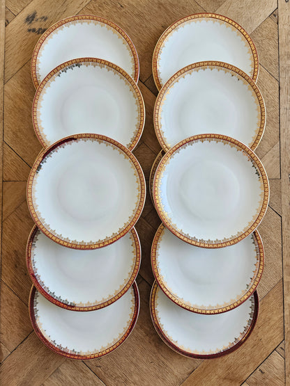 Lot de 12 assiettes à dessert vintage en porcelaine, décor rouge et or