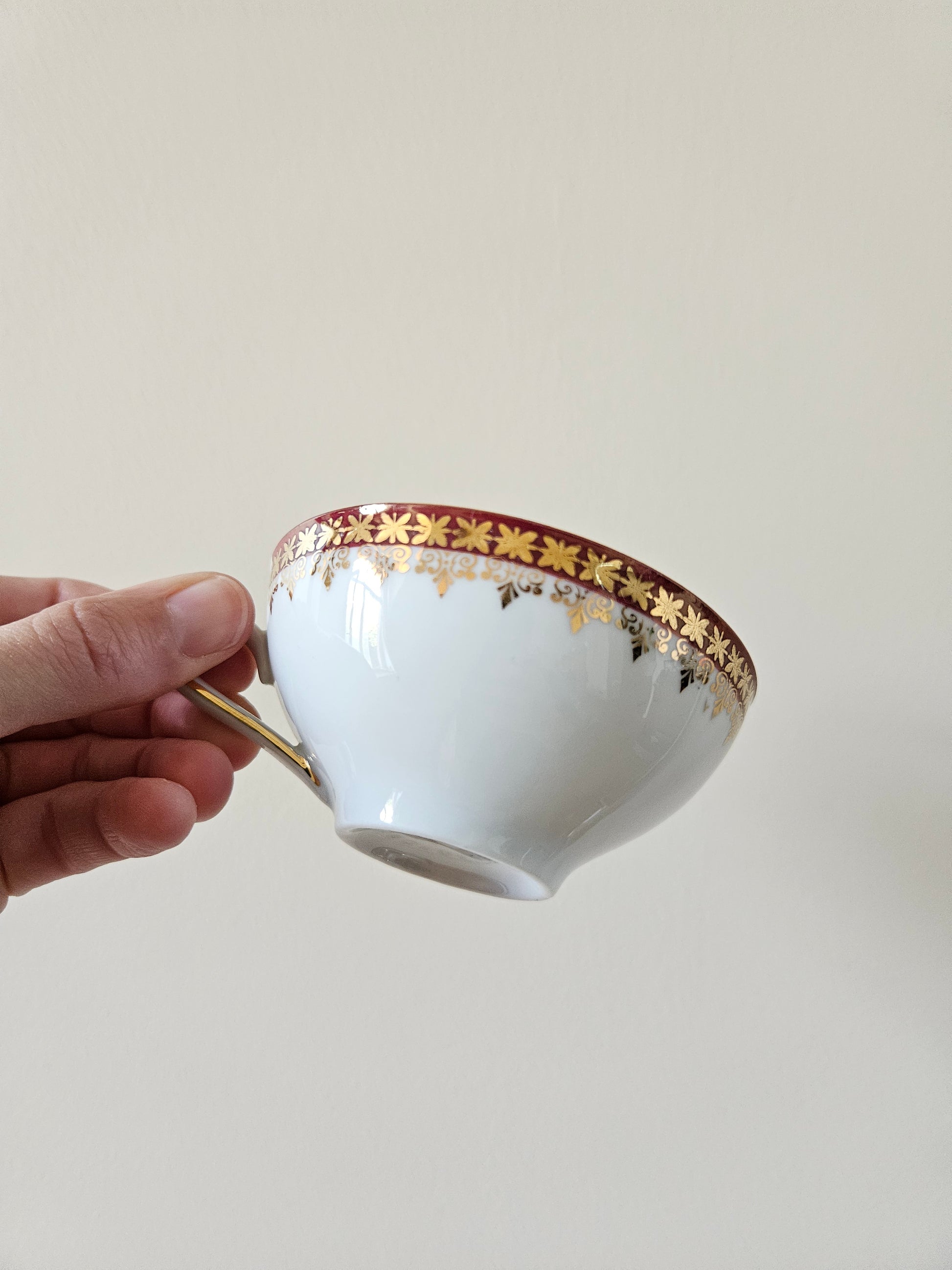 Tasse à café vintage en porcelaine.