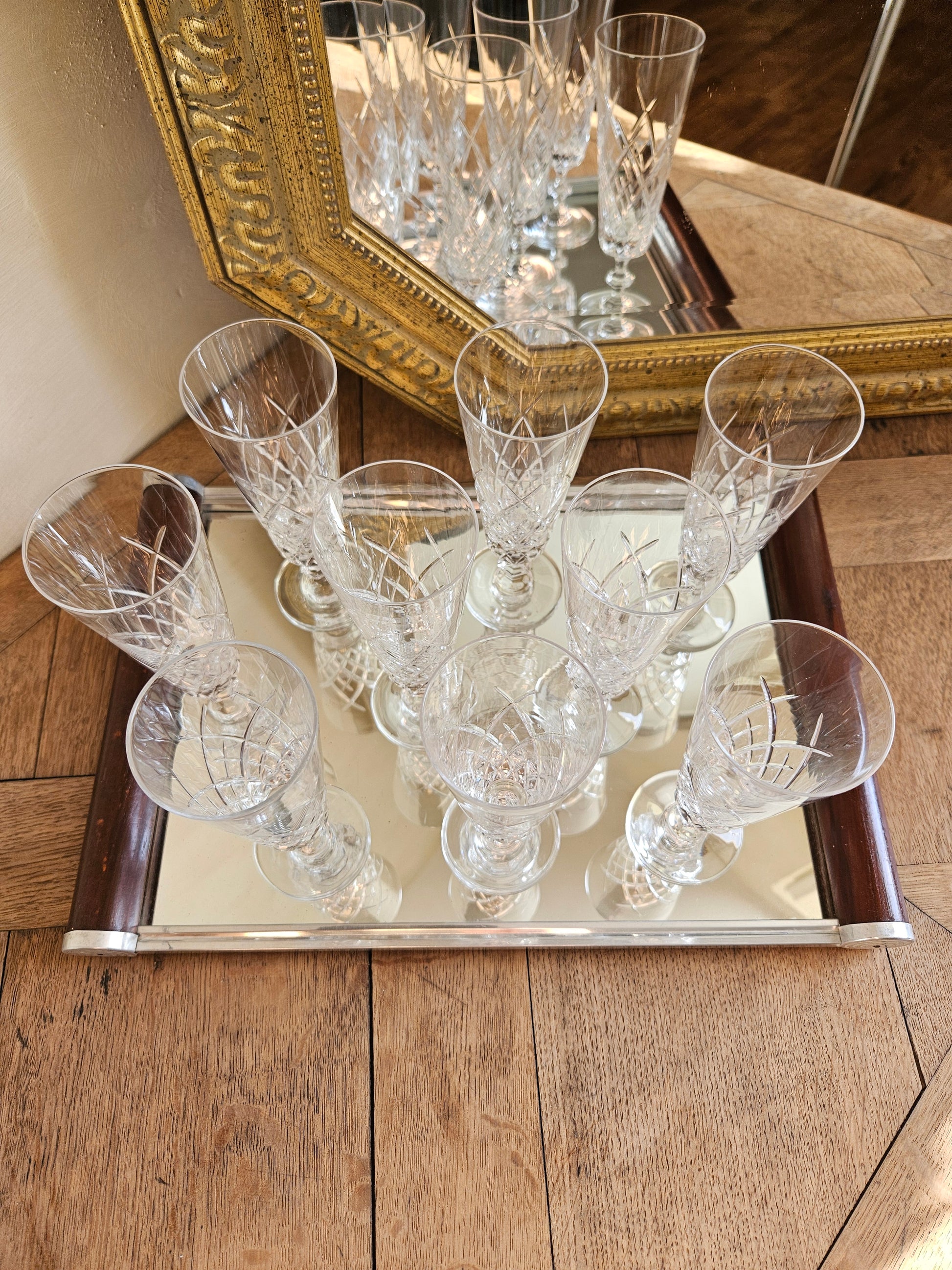 Lot de 9 flûtes à champagne anciennes en cristal de Vannes.