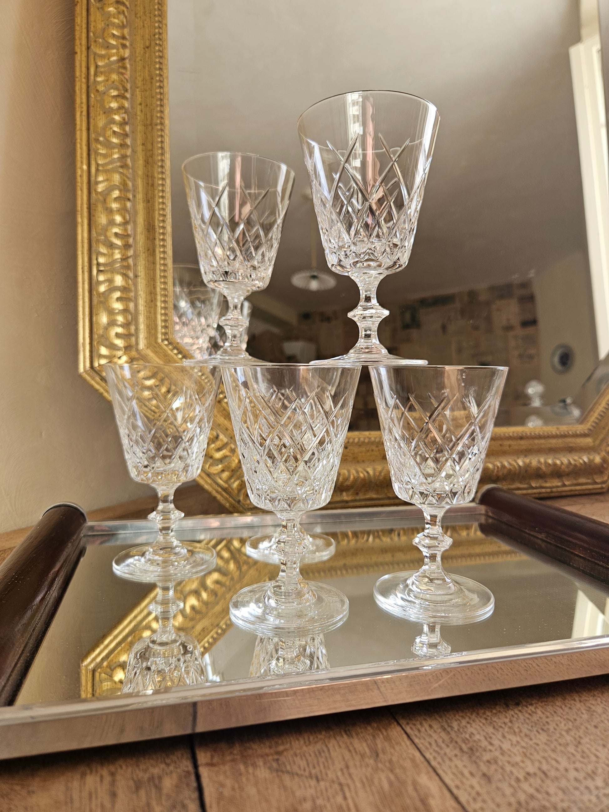 Lot de 6 verres à vin vintage en cristal de Vannes. Fins et élégants 