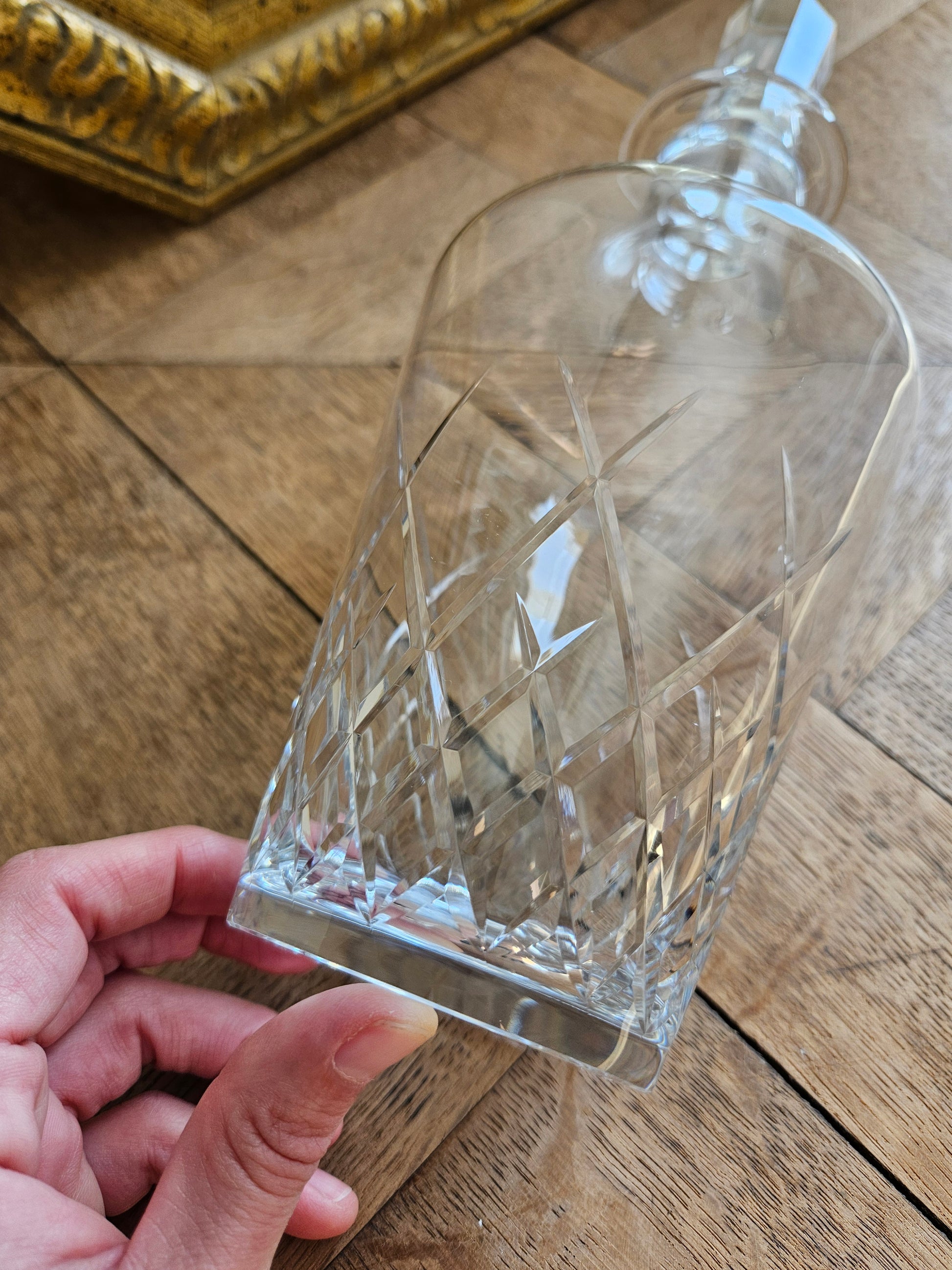 Carafe ancienne en cristal de Vannes. Élégante et raffinée. 