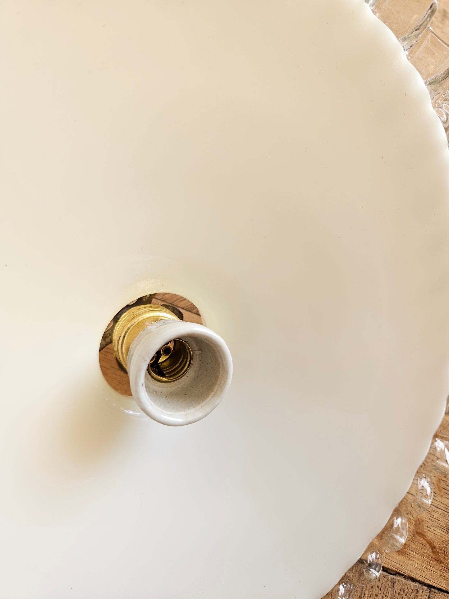 Suspension vintage en opaline dentelée #2