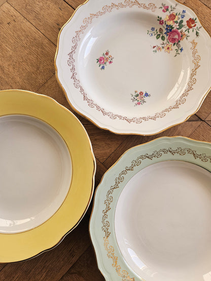 Assiettes creuses dépareillées, mint & jaune