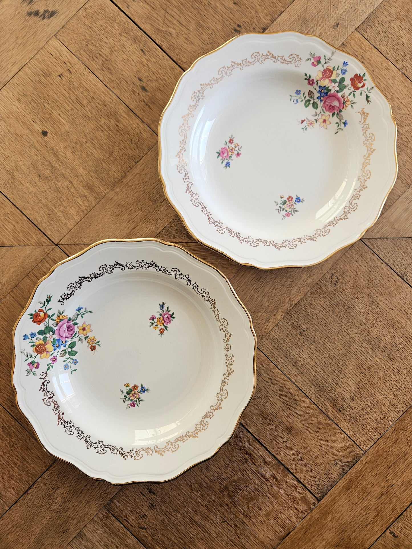 Assiettes creuses dépareillées, mint & jaune