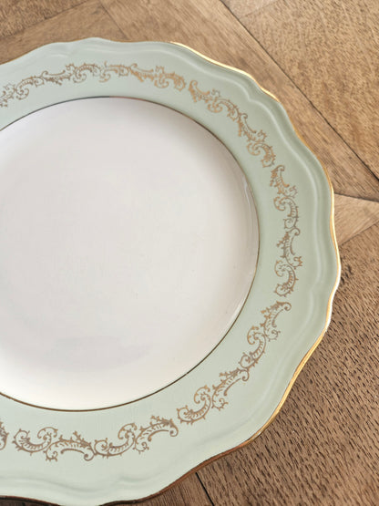 Assiettes plates dépareillées L’Amandinoise, shabby chic