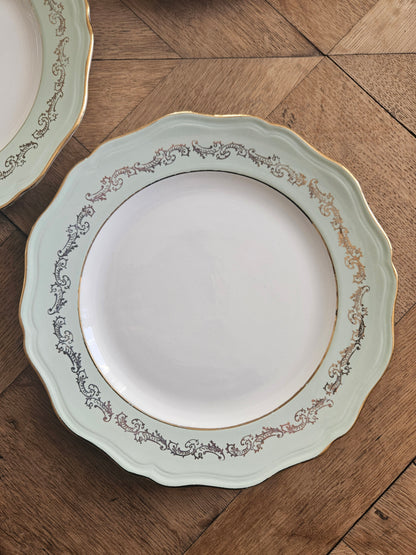 Assiettes plates dépareillées L’Amandinoise, shabby chic