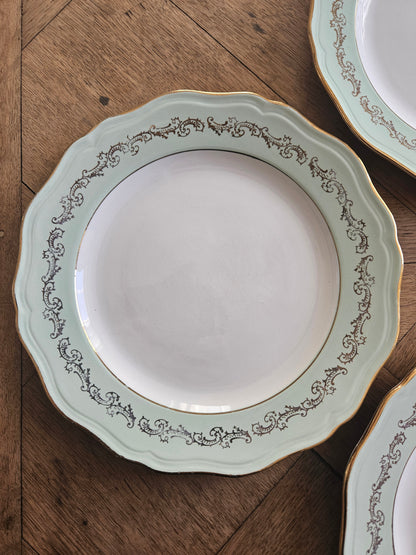 Assiettes plates dépareillées L’Amandinoise, shabby chic