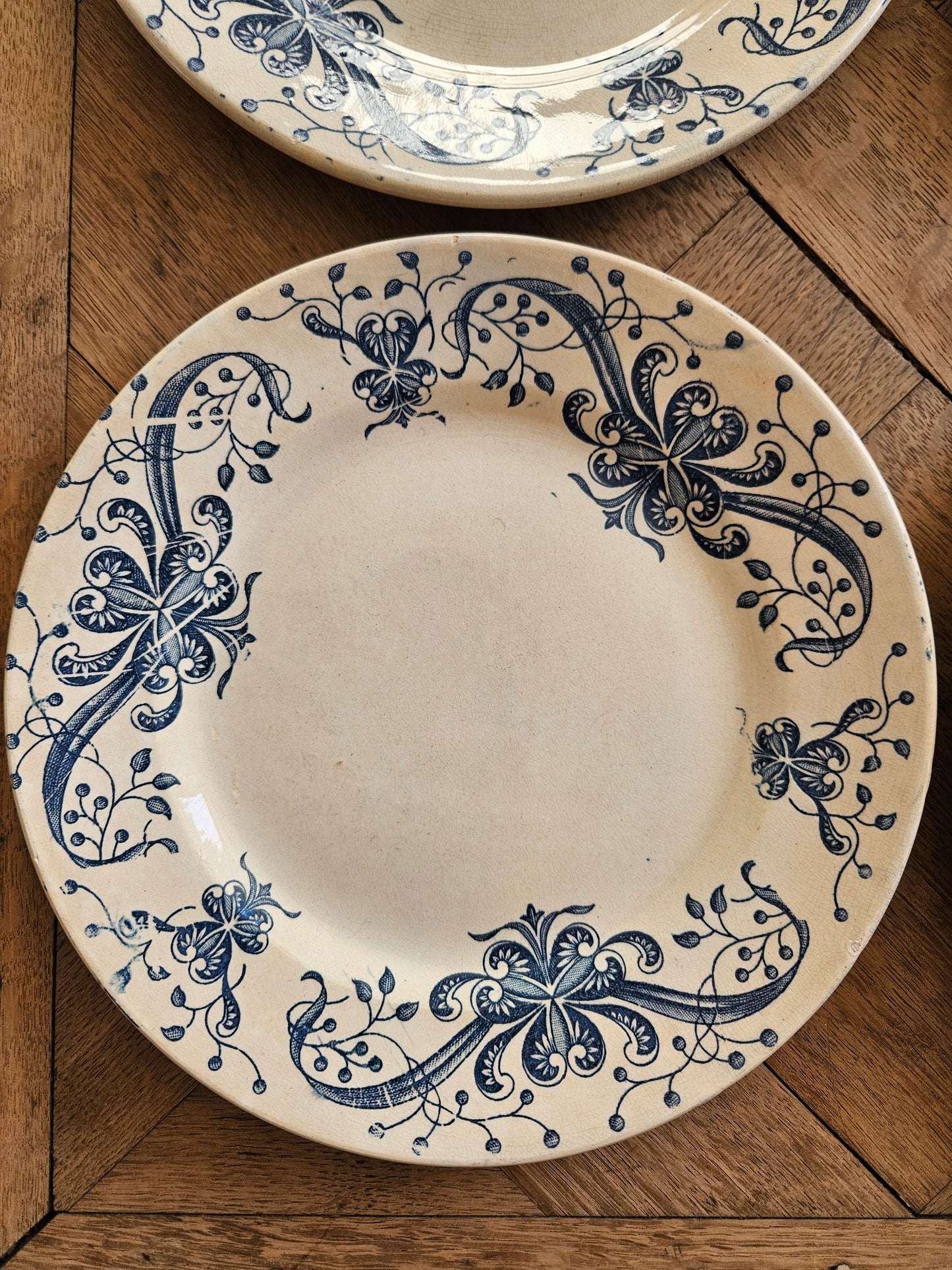 Assiettes plates anciennes Faïencerie de Lyon, Joconde #1