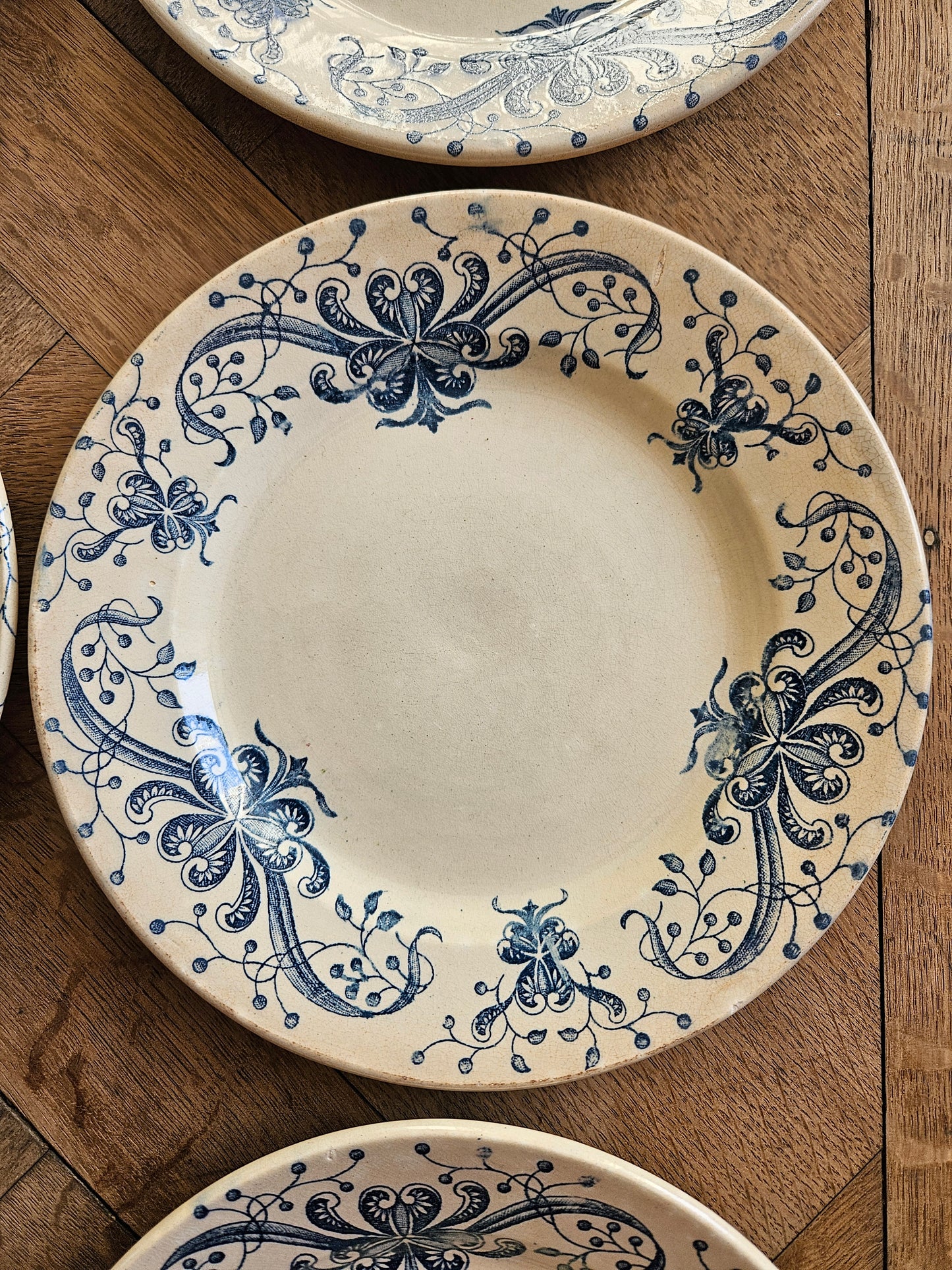 Assiettes plates anciennes Faïencerie de Lyon, Joconde #1