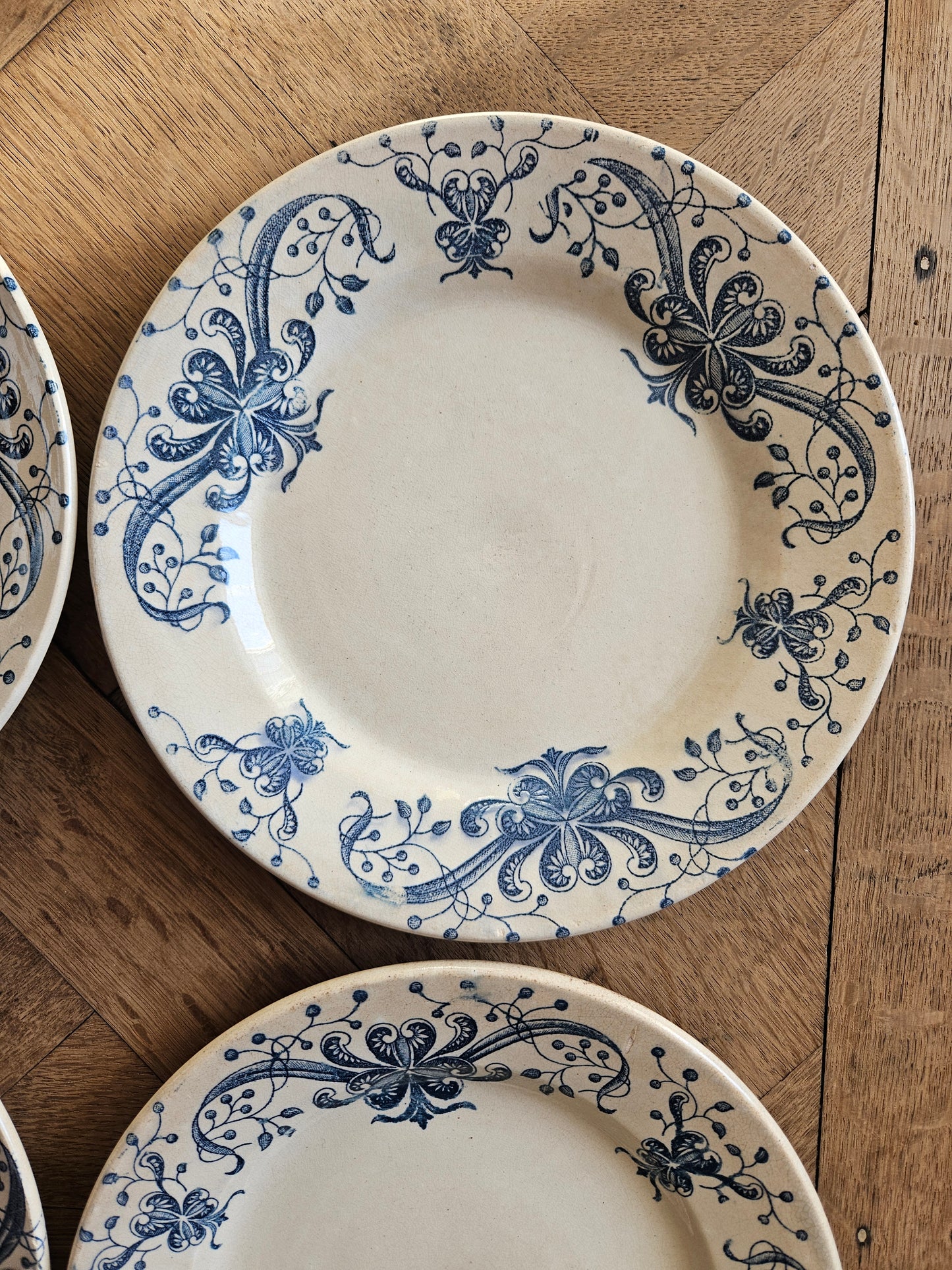 Assiettes plates anciennes Faïencerie de Lyon, Joconde #1