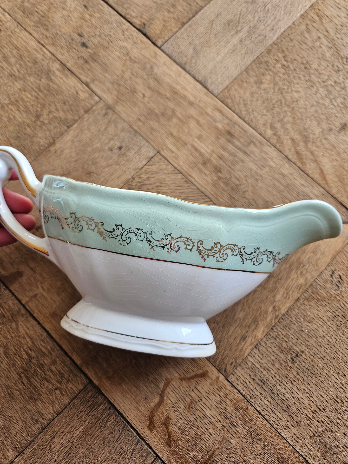 Saucière L’Amandinoise, mint et dorure