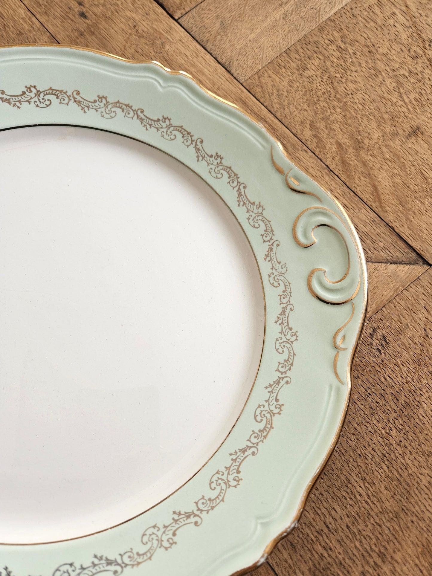 Plat à gâteaux L’Amandinoise, mint et dorure