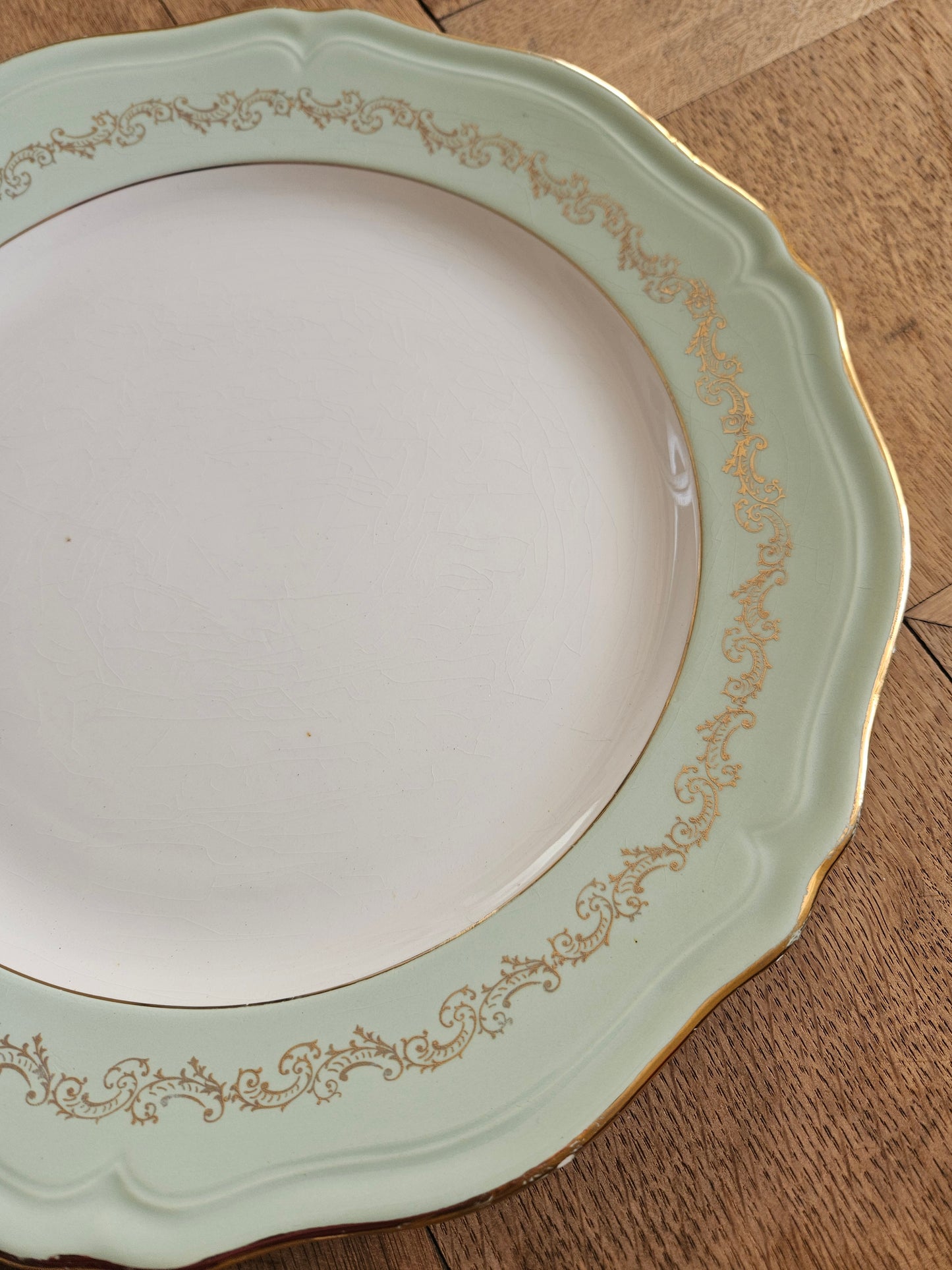 Plat rond L’Amandinoise, mint et dorure