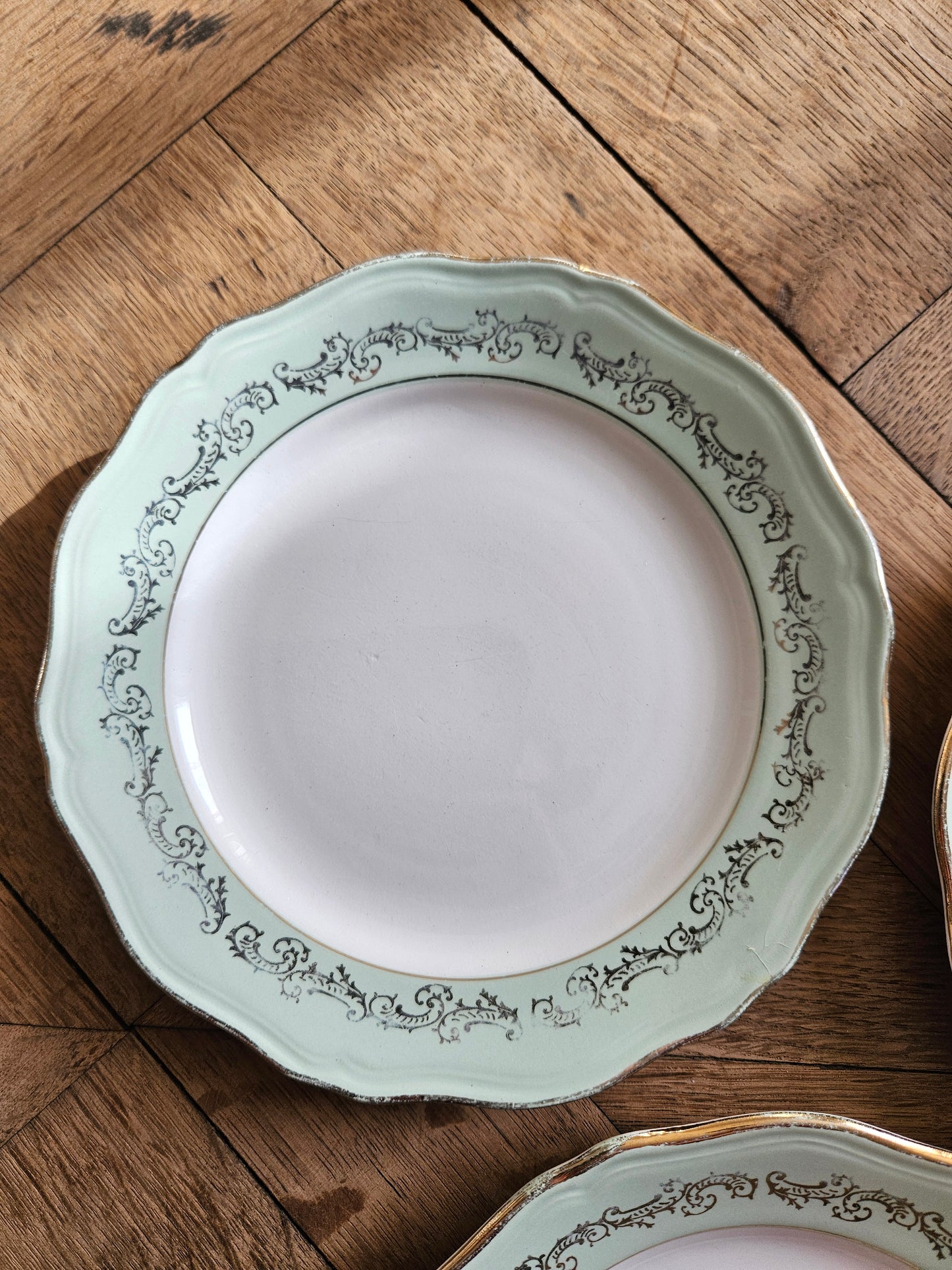 Assiettes à dessert dépareillées, mint & fleurs