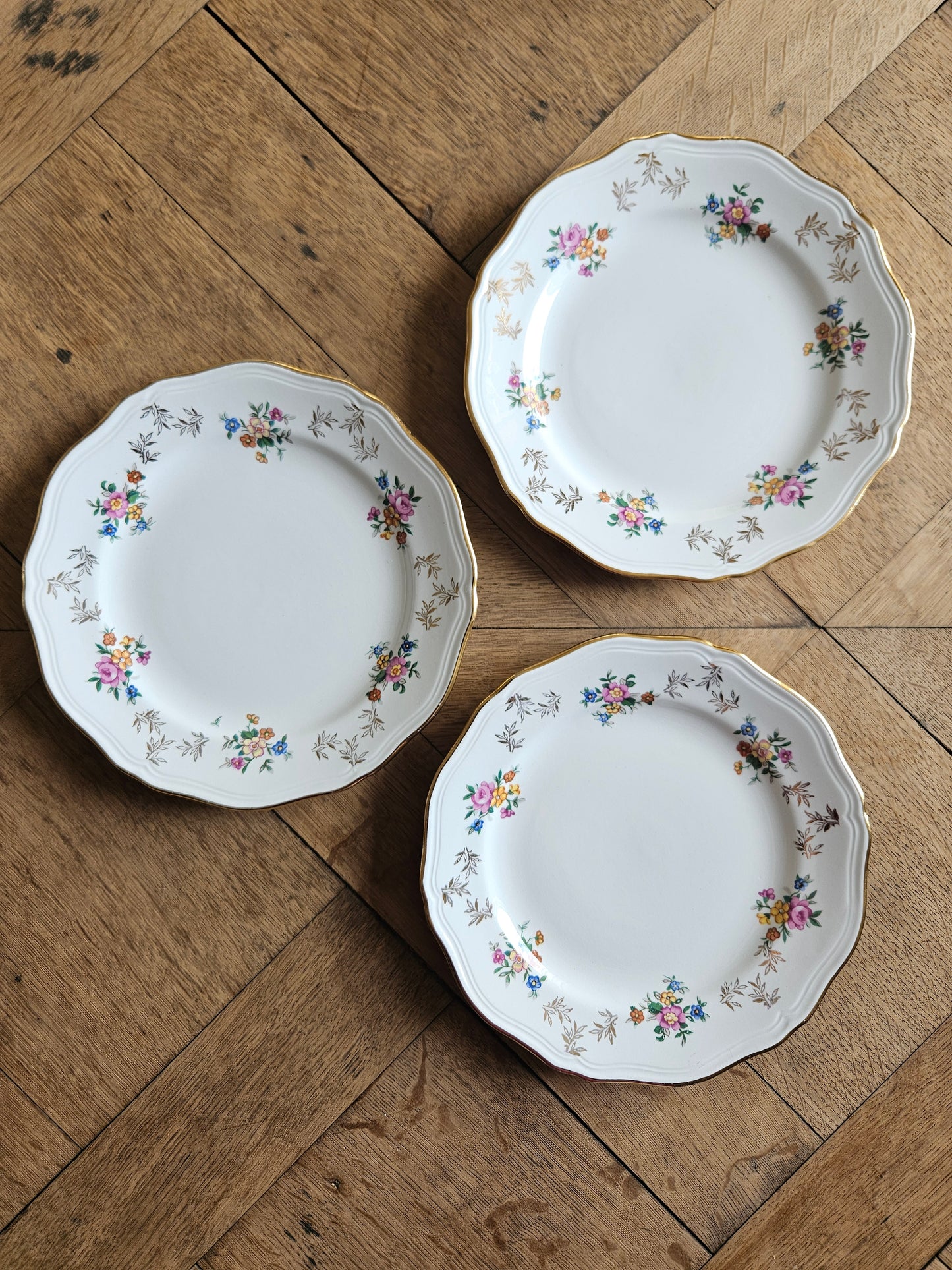 Assiettes à dessert dépareillées, mint & fleurs