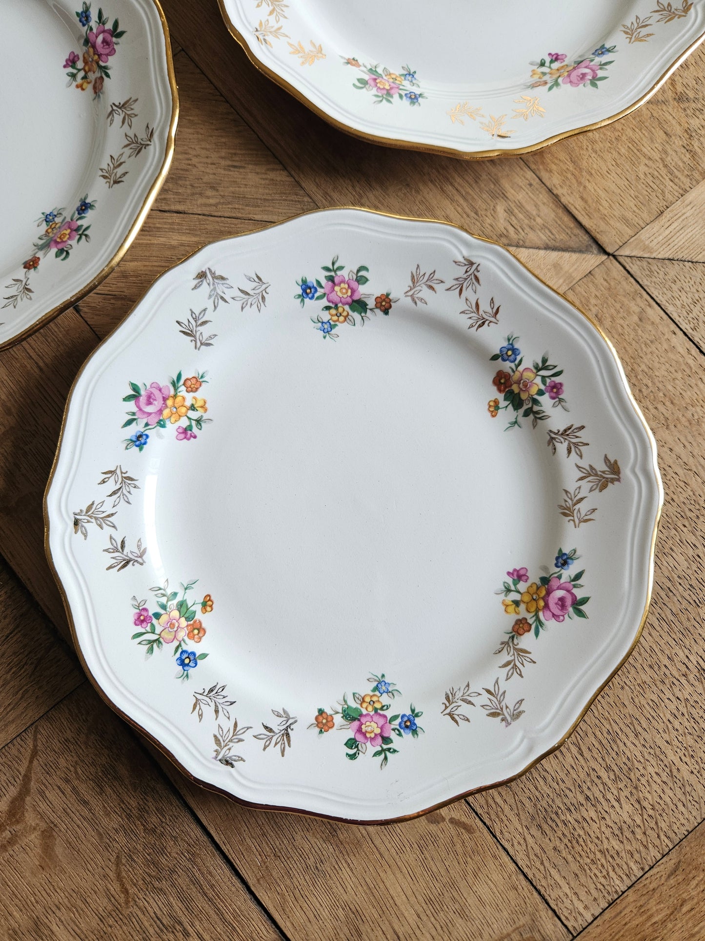 Assiettes à dessert dépareillées, mint & fleurs