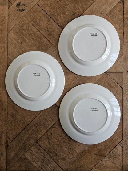 Assiettes plates dépareillées "Noël"