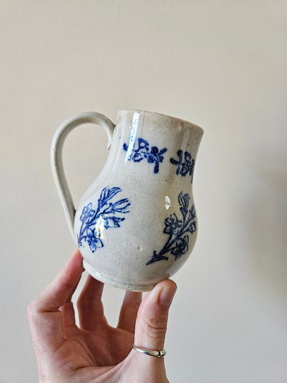 Petit pichet ancien St Uze