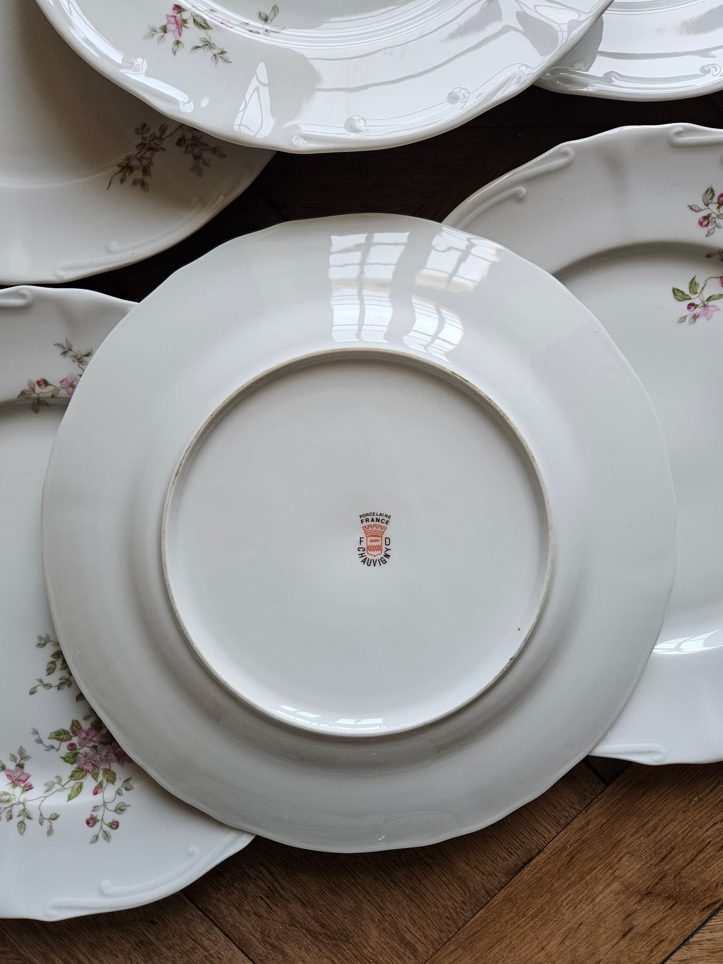 Assiettes plates vintage porcelaine, fleurs