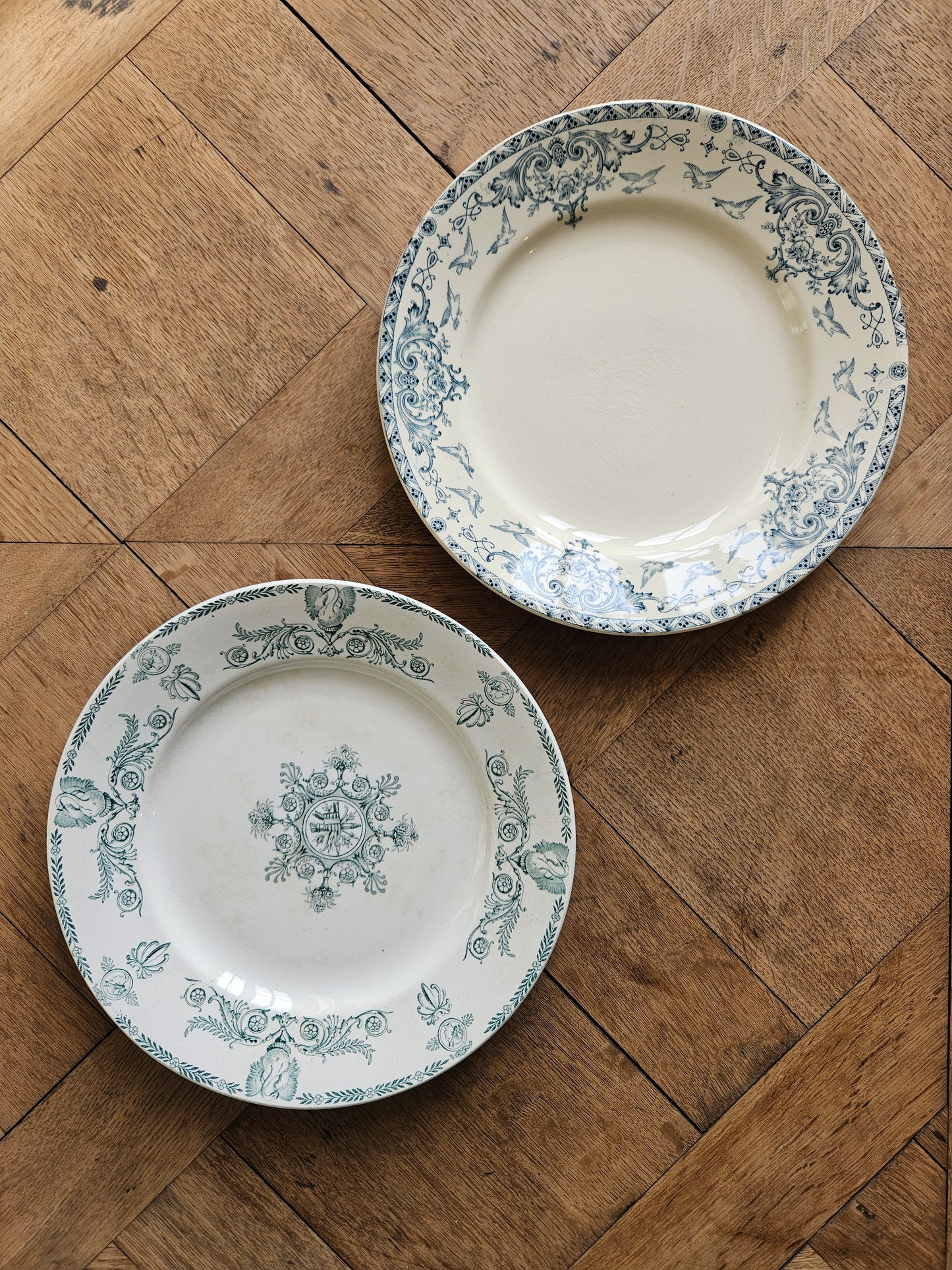 Assiettes plates anciennes dépareillées Terre de Fer