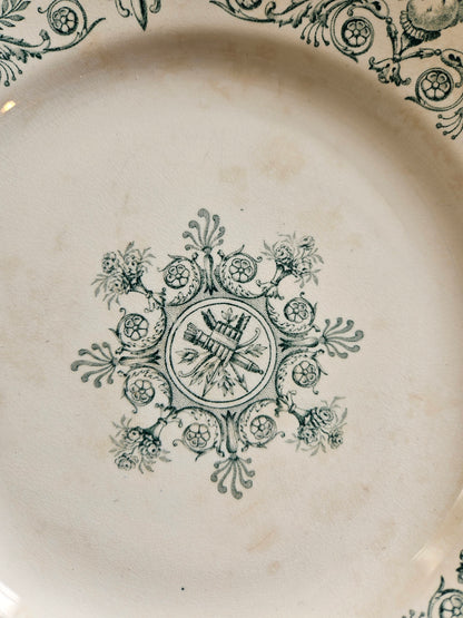 Assiettes plates anciennes dépareillées Terre de Fer