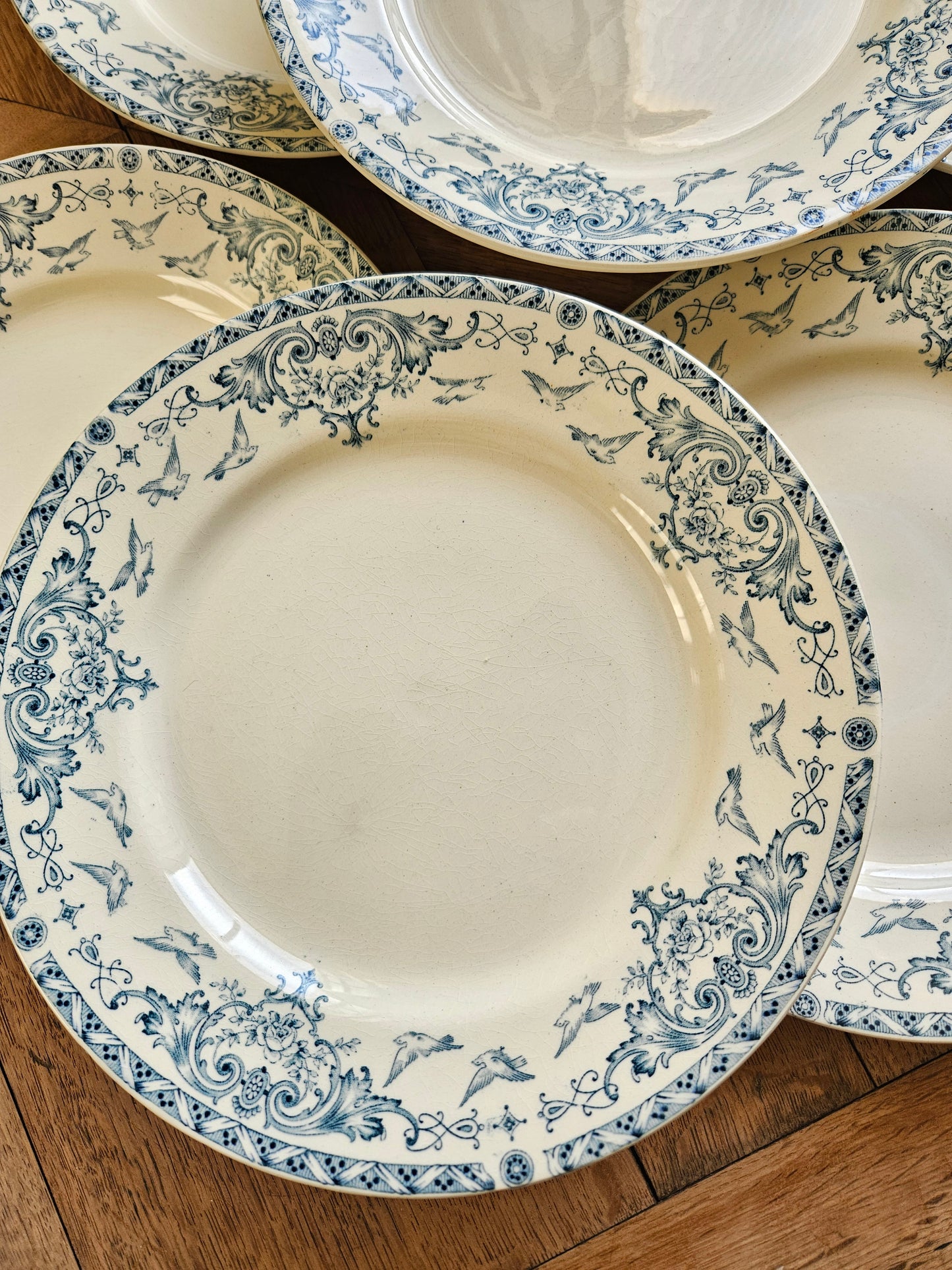 Assiettes plates K&G Lunéville, Colombes