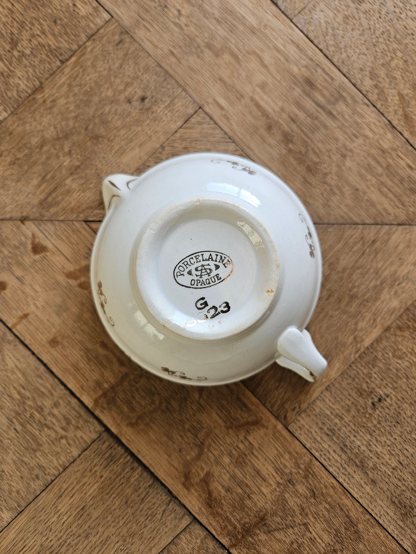 Saucière St Amand, trèfles dorés