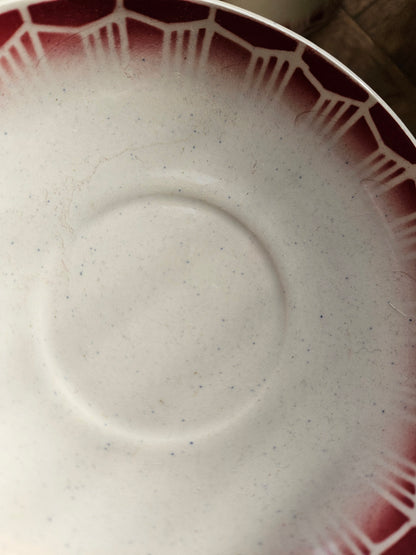 Tasses rétro décor géométrique rouge