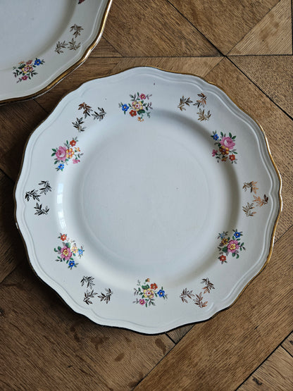 Assiettes plates dépareillées, L’Amandinoise et Digoin