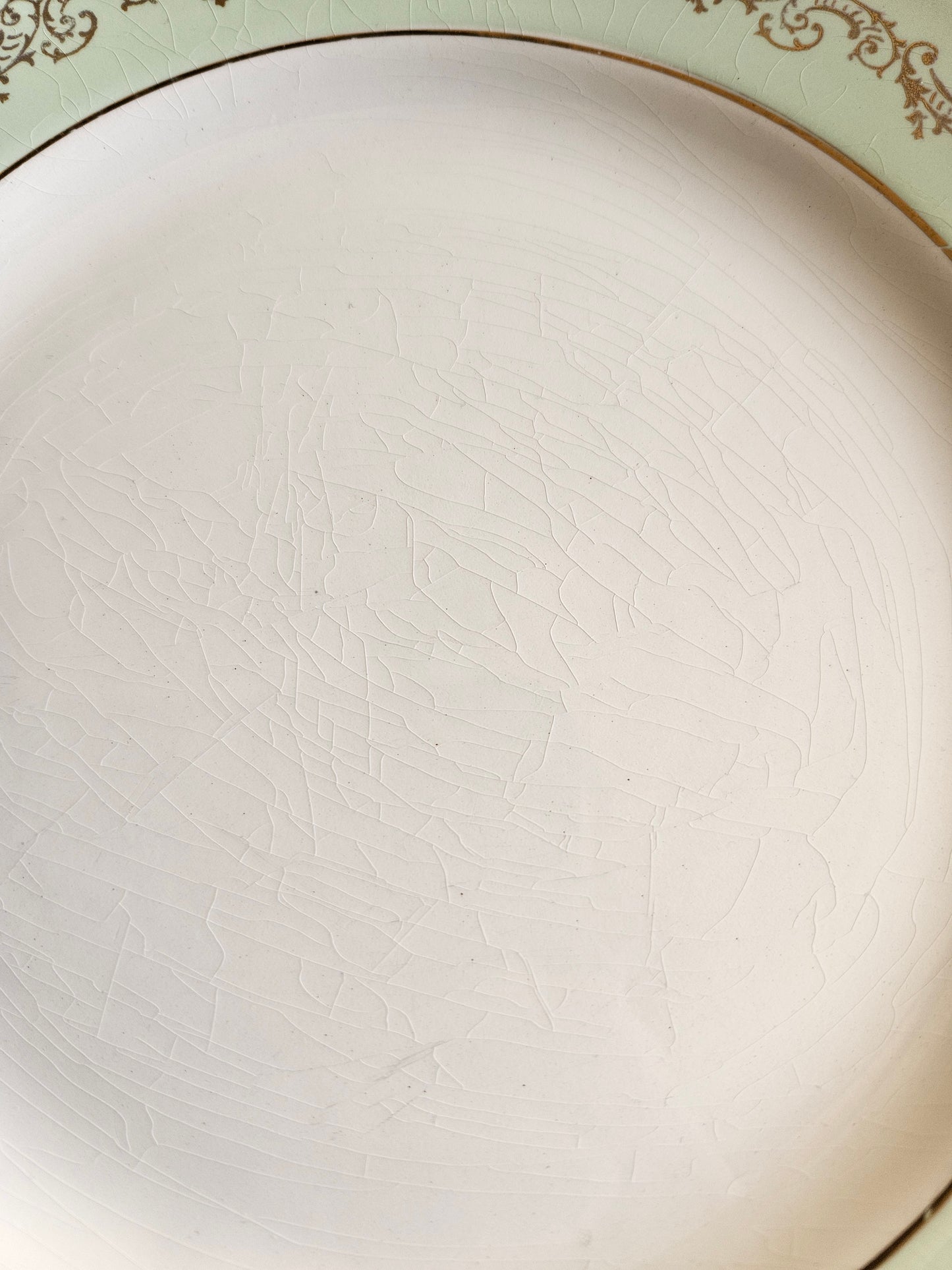 Assiettes plates dépareillées, L’Amandinoise et Digoin