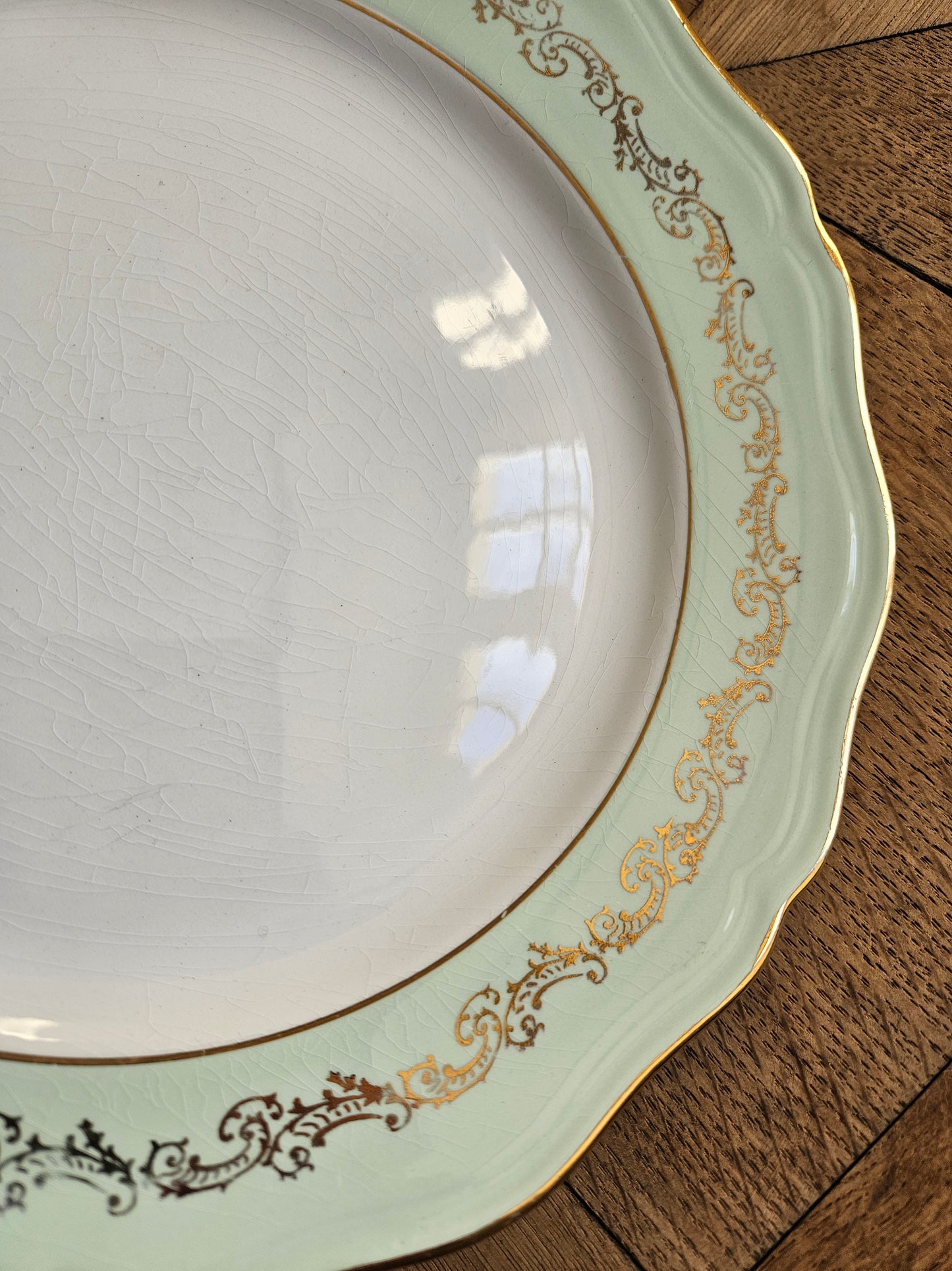 Assiettes plates dépareillées, L’Amandinoise et Digoin