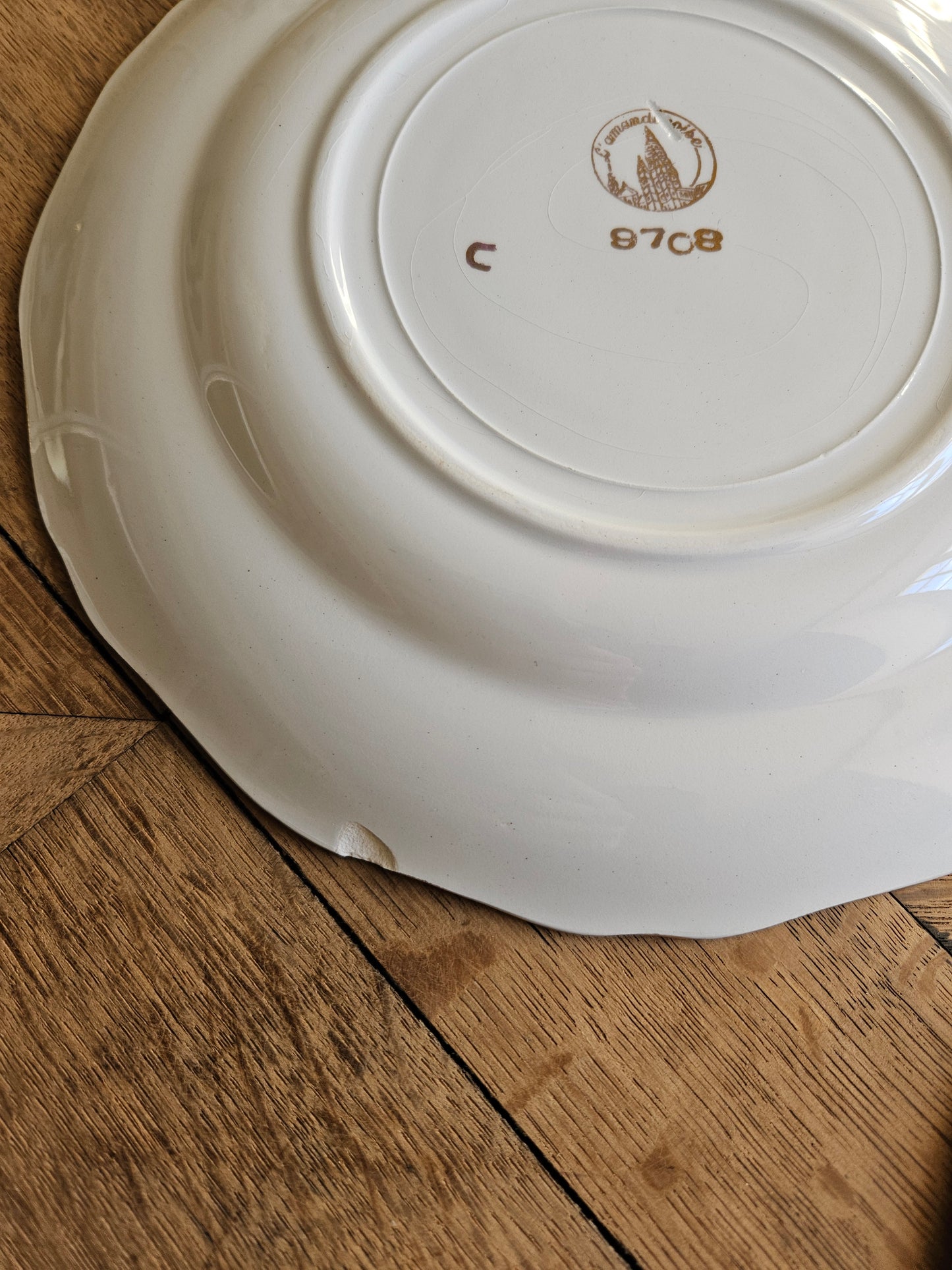 Assiettes plates dépareillées, L’Amandinoise et Digoin