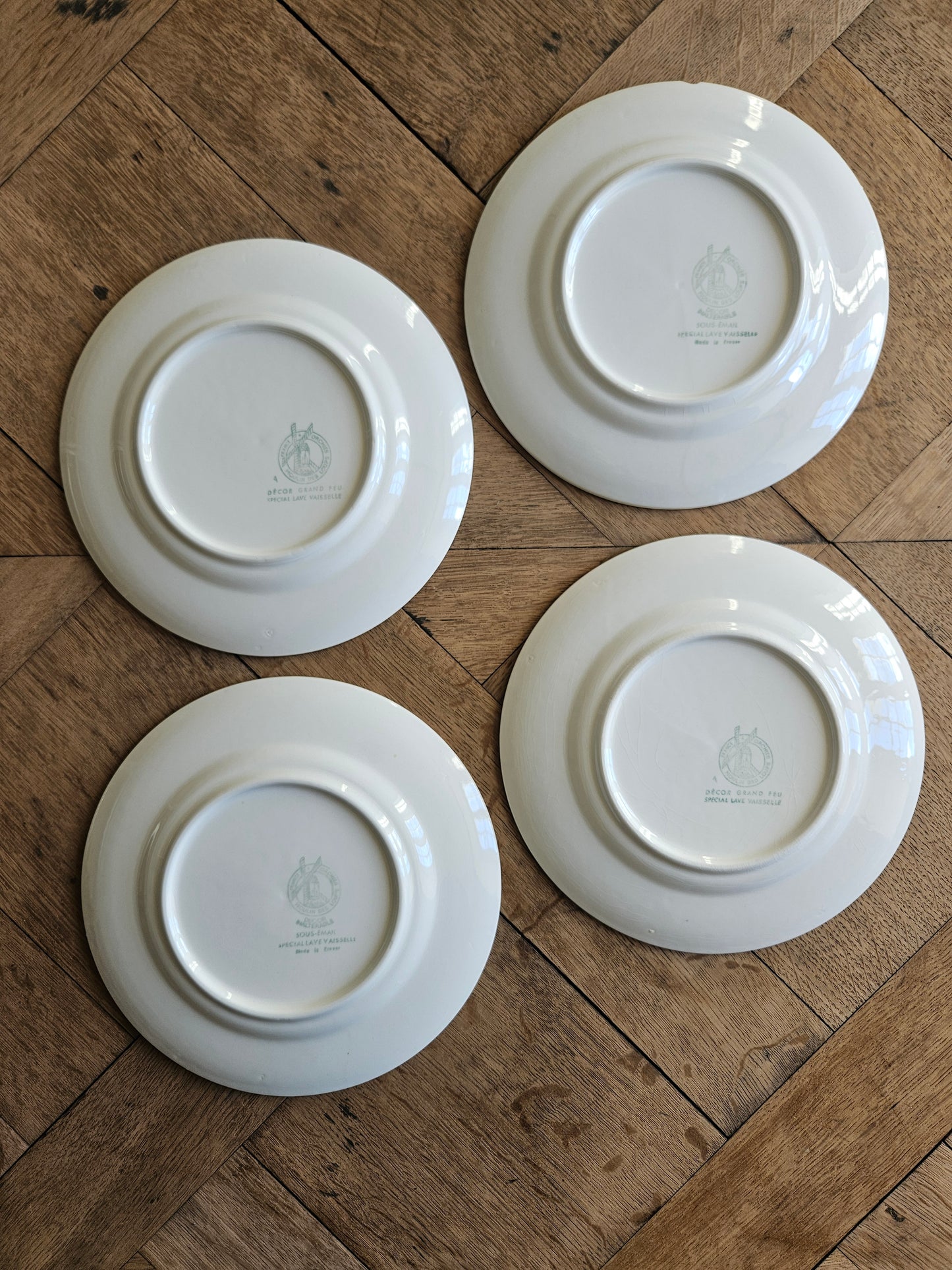 Assiettes à dessert Moulin des Loups, décor basque