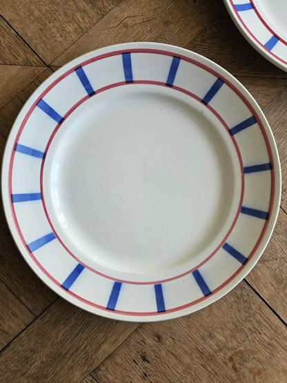Assiettes plates Moulin des Loups, décor basque