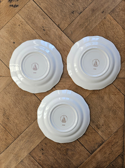 Assiettes à dessert dépareillées, mint et fleurs