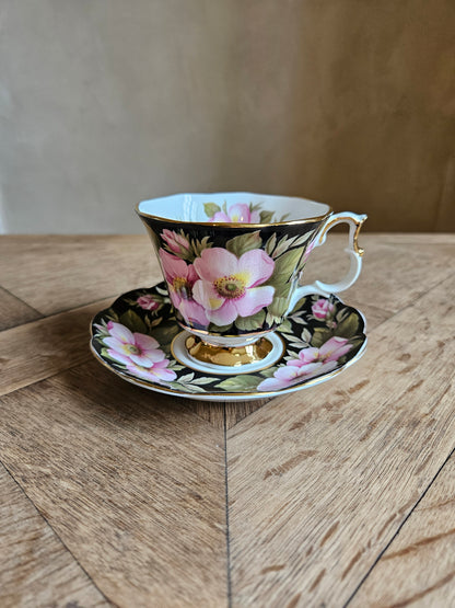 Tasse Royal Albert, Alberta Rose (défaut)