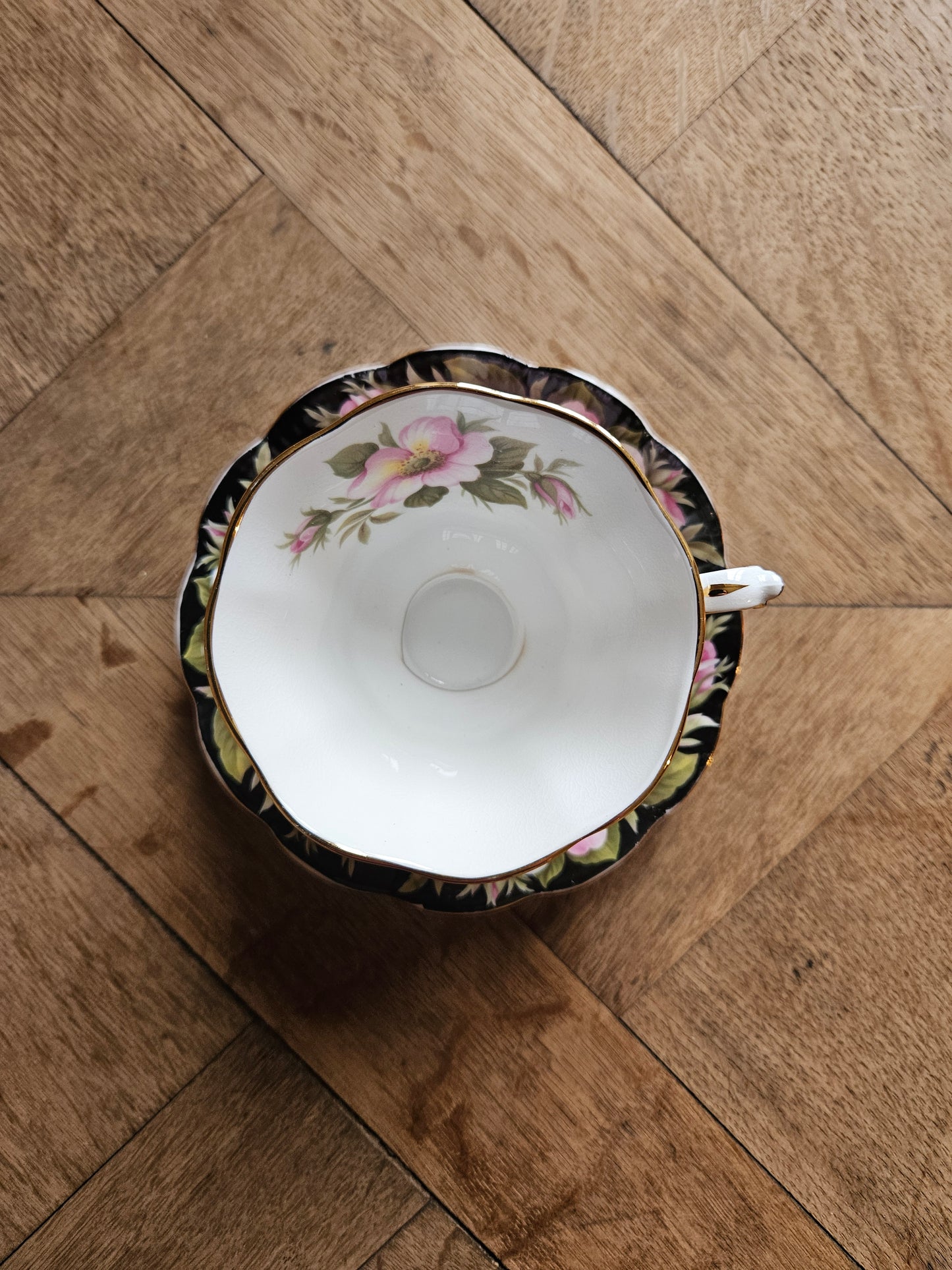 Tasse Royal Albert, Alberta Rose (défaut)