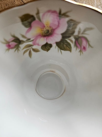 Tasse Royal Albert, Alberta Rose (défaut)