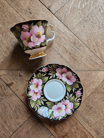 Tasse Royal Albert, Alberta Rose (défaut)