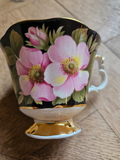 Tasse Royal Albert, Alberta Rose (défaut)